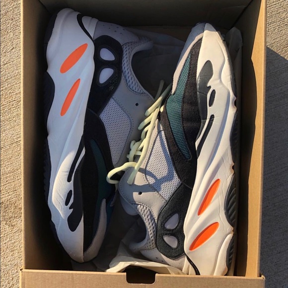 adidas wave runner 700 price